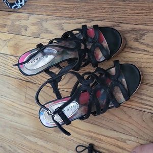 Madden Girl womens Wedge Enroll Sandals Black sling back 6